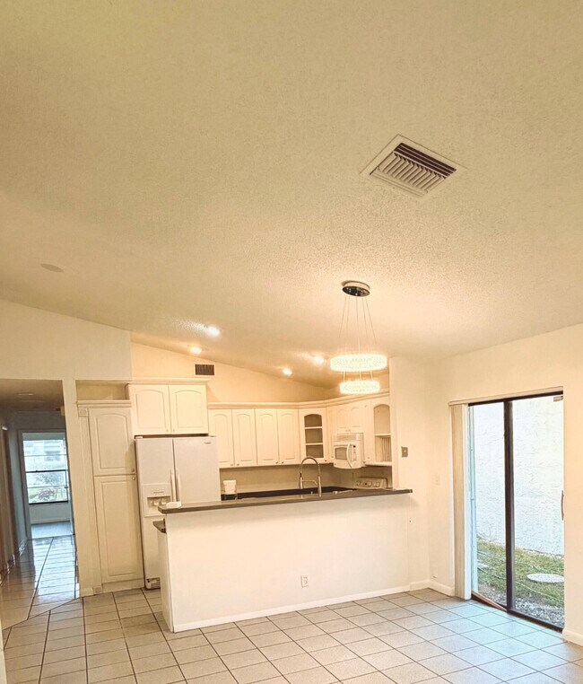 Building Photo - 11508 Clear Creek Pl