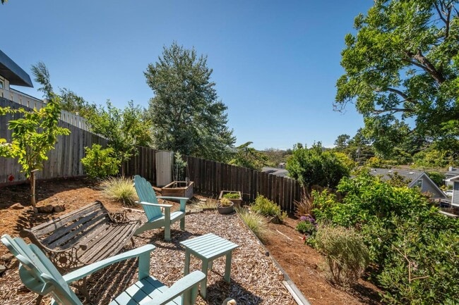 Building Photo - 2667 San Carlos Ave