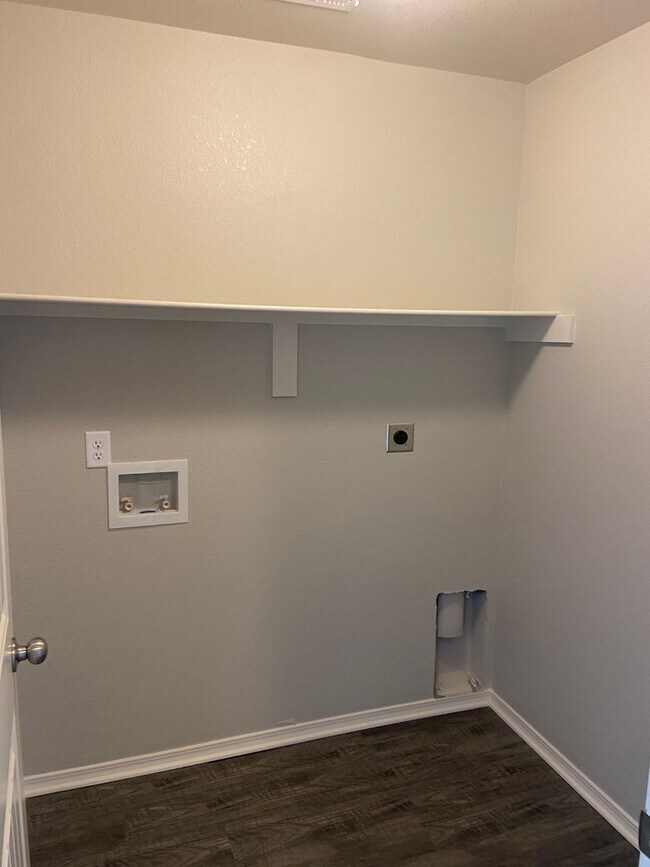 Building Photo - 3717 Keeneland Dr