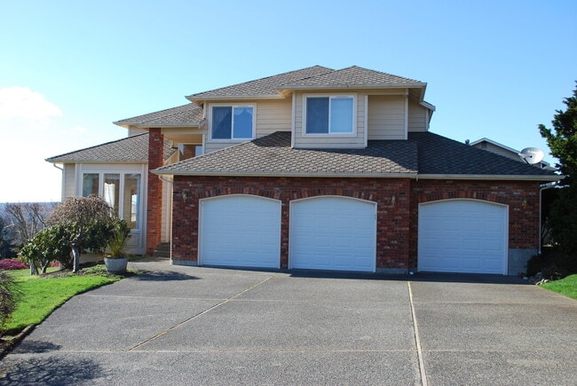 Building Photo - 7301 77th Dr NE