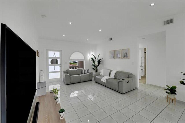 Building Photo - 17255 NW 72nd Ct