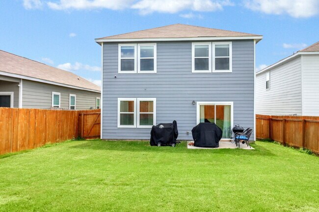Building Photo - "Spacious 4-Bedroom Retreat with Granite Elegance in San Antonio!"