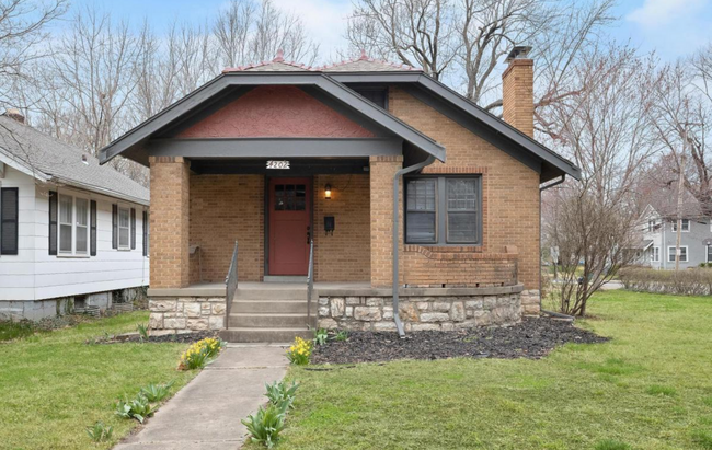 Building Photo - Quaint home in a quiet neighborhood