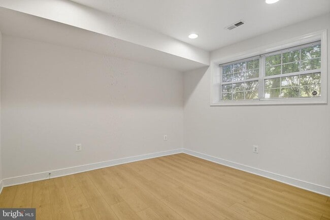 Building Photo - 15372 Bronco Way