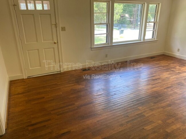 Building Photo - 2008 Beverly Rd