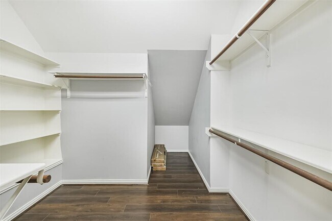 Building Photo - 10510 Barnstable Ct