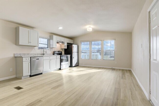 Building Photo - 5806 TX-35