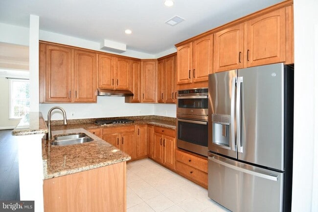 Building Photo - 301 Hillwood Ave