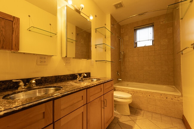 Building Photo - 301 S Leavitt St