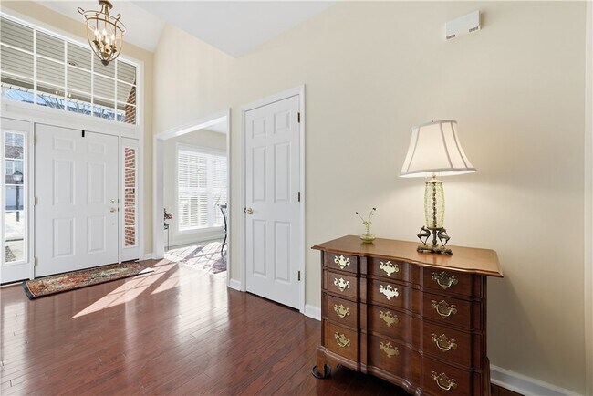 Building Photo - 819 Strasburg Dr