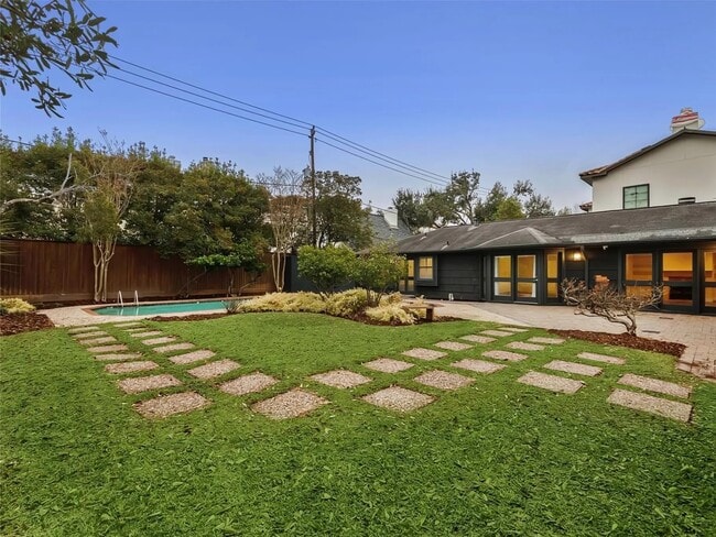 Building Photo - 4040 Overbrook Ln