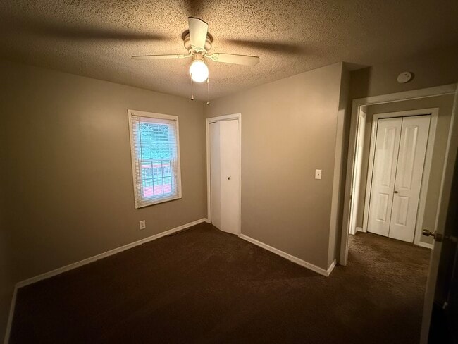 Building Photo - 5010 N Crystal Ave