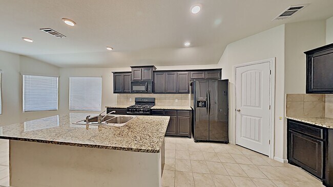 Building Photo - Spacious 4-Bed Home with Community Pool in Crowley