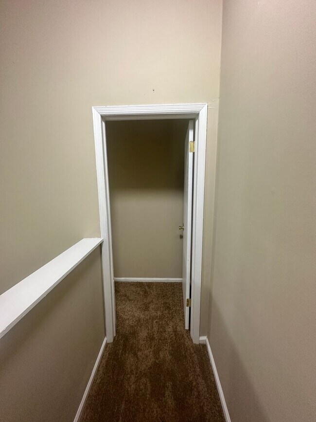 Building Photo - 2 Bedroom/2 Bath Townhome in Valdosta