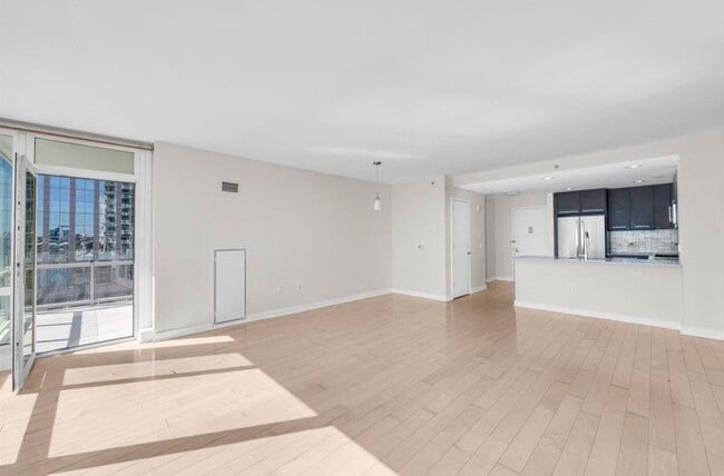 Building Photo - 2 2nd St