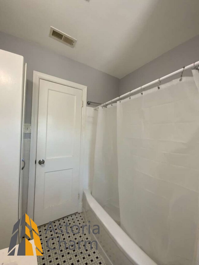 Building Photo - 2 Bedroom Home with Finished Basement Near St. Agnes Hospital