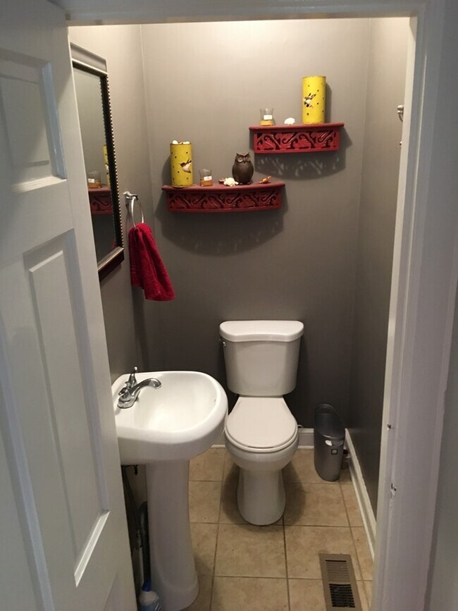 Building Photo - 4205 Tremont St