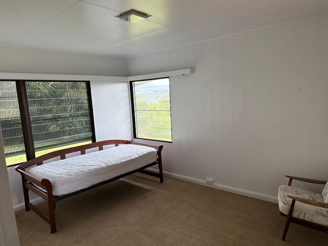 Building Photo - 3 Bedroom 2 Bath Single Family Home with Pool
