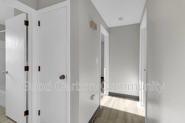 Building Photo - 1190 Orchard Park Rd