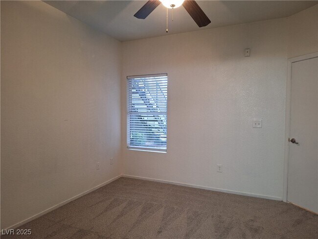 Building Photo - 9620 W Russell Rd