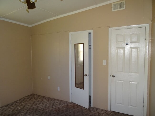 Building Photo - 3 Bed Home for Rent!