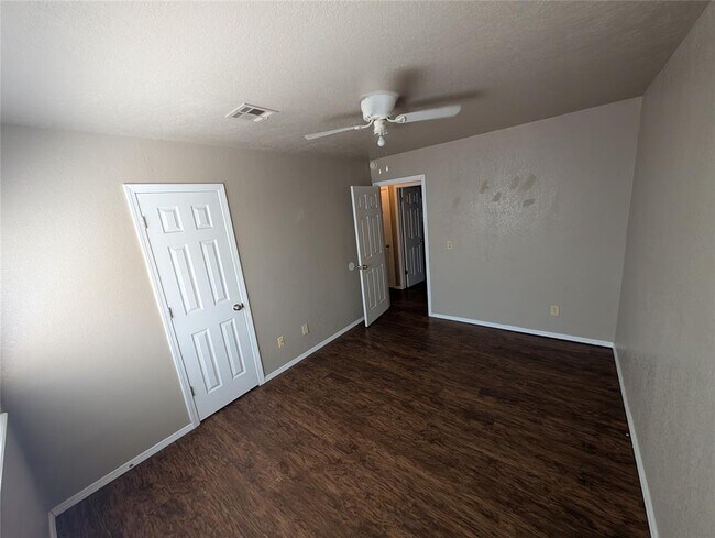 Building Photo - 1411 Concord Dr