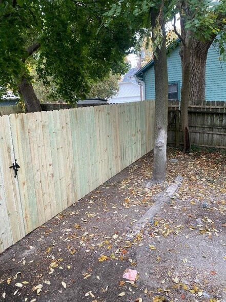 Building Photo - 625-627 S 10th Street