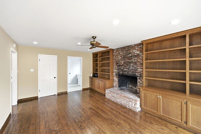 Building Photo - 2973 Arguello Dr