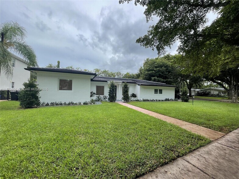Primary Photo - 936 S Alhambra Cir