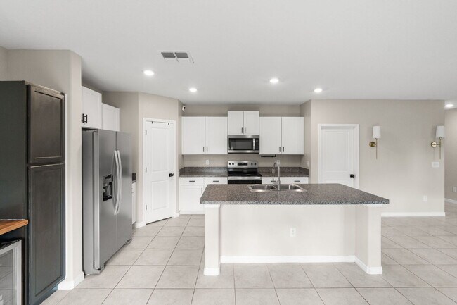 Building Photo - LIKE NEW Home For Rent in Sun City!