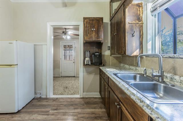 Building Photo - 2200 Montrose St