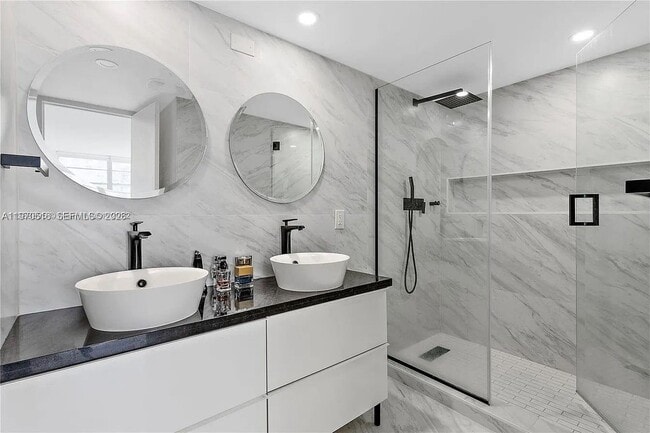 Building Photo - 2801 NE 183rd St