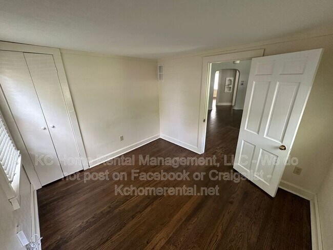 Building Photo - 6101 Fontana St