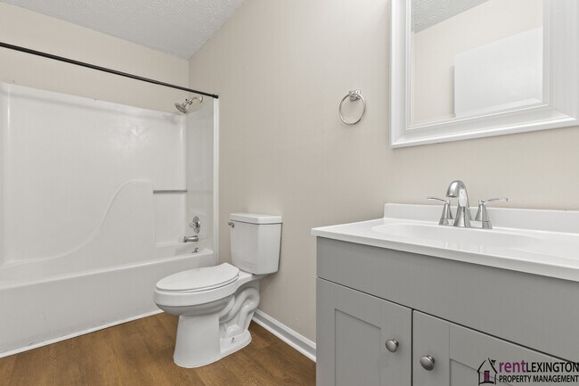 Building Photo - 208 Grayson Ct