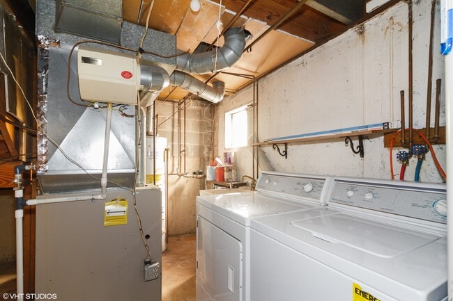 Building Photo - 605 Hughes Pl