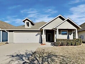 Building Photo - 2308 Arrowhead Dr