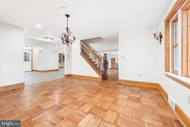 Building Photo - 901 Academy Ln