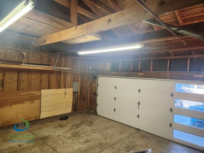 Building Photo - 7521 Santa Barbara Dr