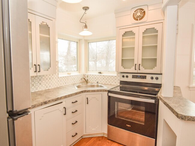 Building Photo - 143 S State St