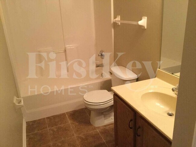 Building Photo - 4590 Tulip Creek Dr