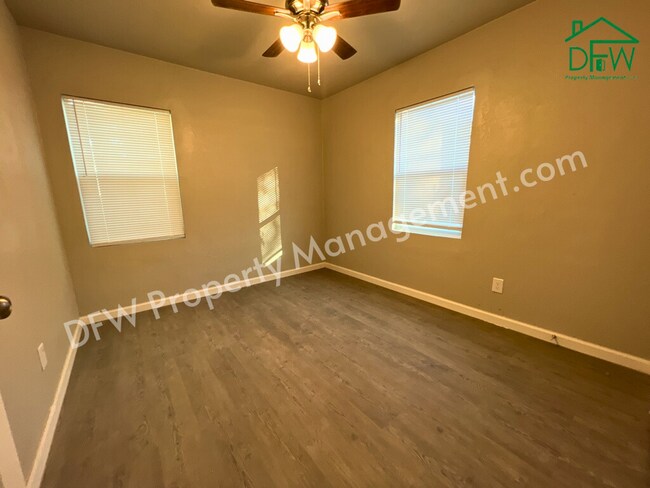 Building Photo - 1605 NW Irwin Ave