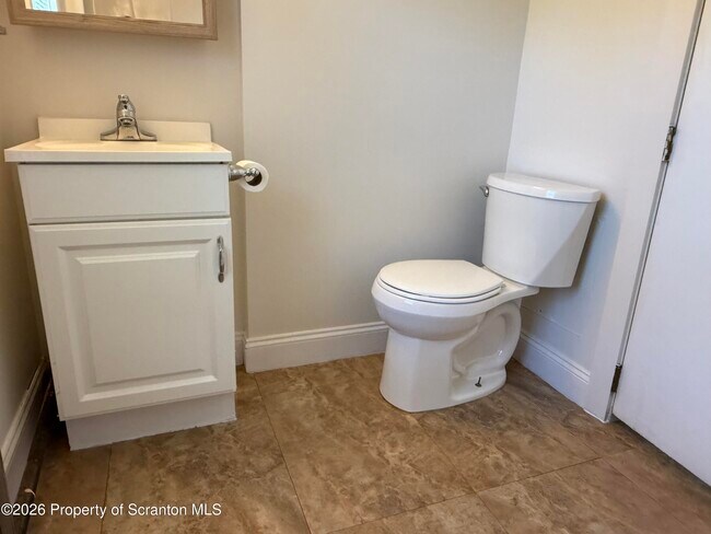 Building Photo - 1042 Taylor Ave