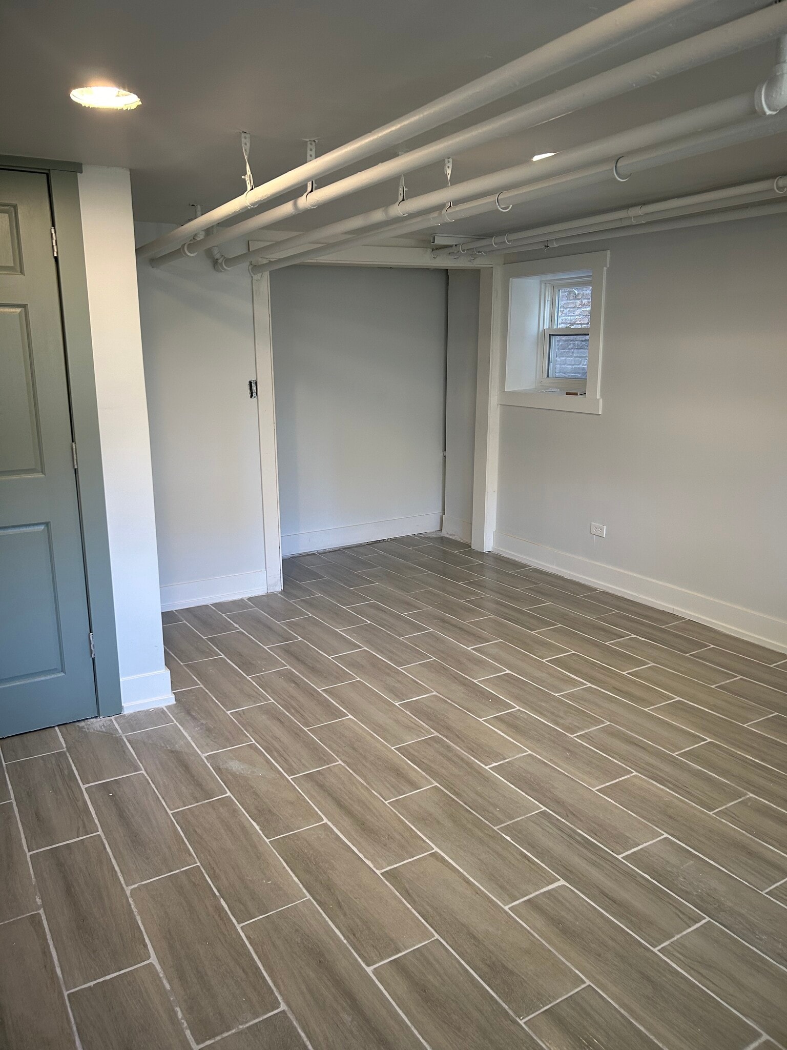 Building Photo - 4912 N Mason Ave