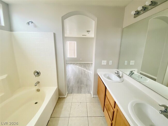 Building Photo - 2512 Birds Nest Cactus Ct