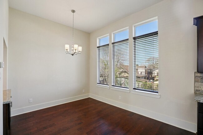 Building Photo - 209 Burr St