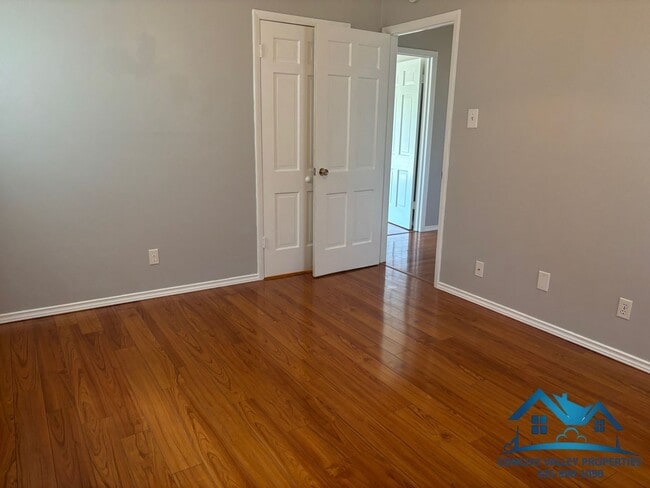 Building Photo - For Rent - 4 Bed/2 Bath near ASU