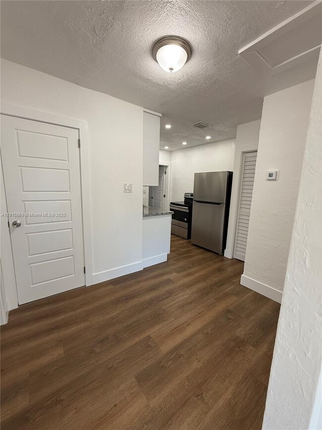 Building Photo - 2770 SW 34th Ct