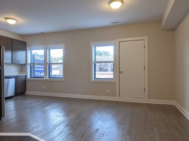 Building Photo - 3409 W Fullerton Ave