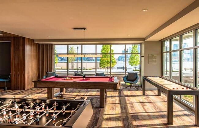 Building Photo - 40 E Pier Dr