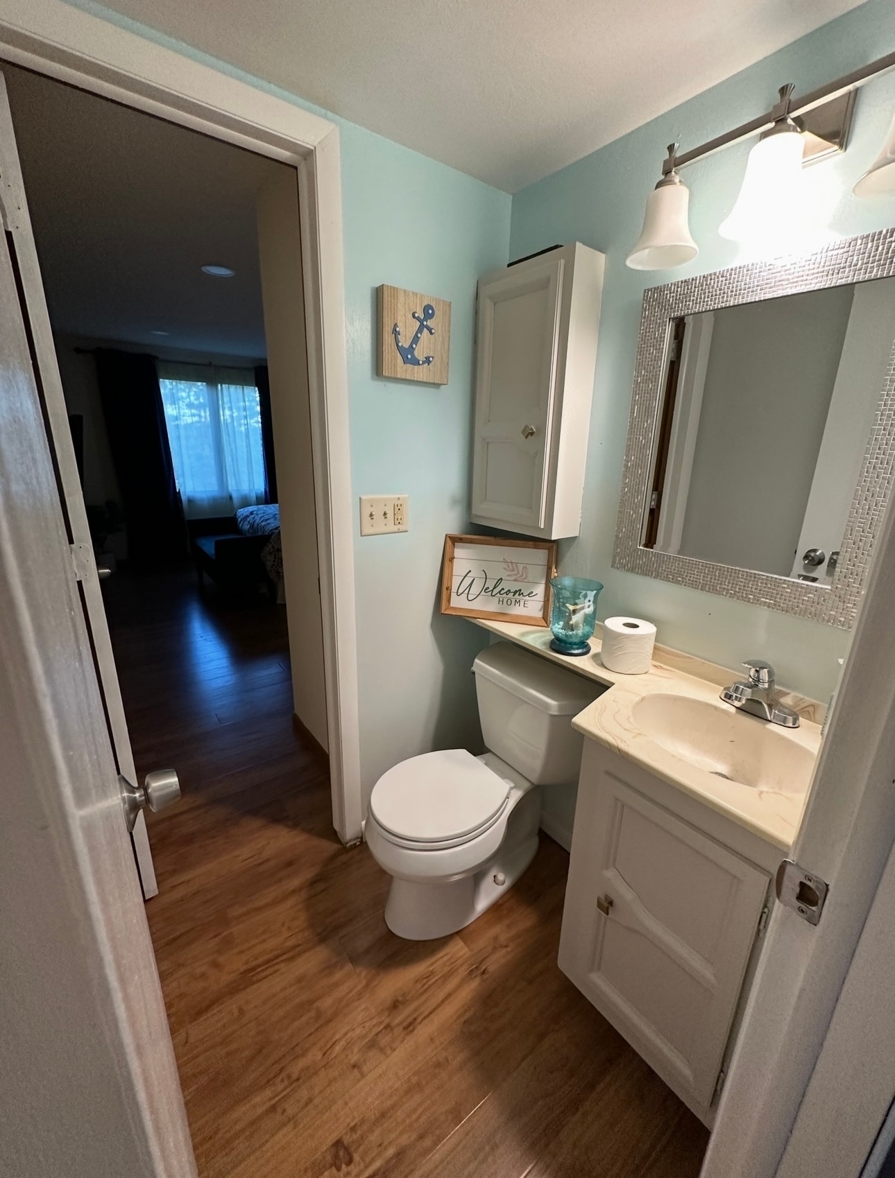 Powder room - 10635 Loop Rd